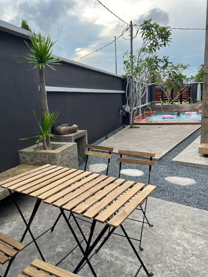 La Private Pool,near Beach,bbq,karaoke Kuantan